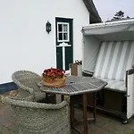 Apartment Reetdach Friesenhof Süderende